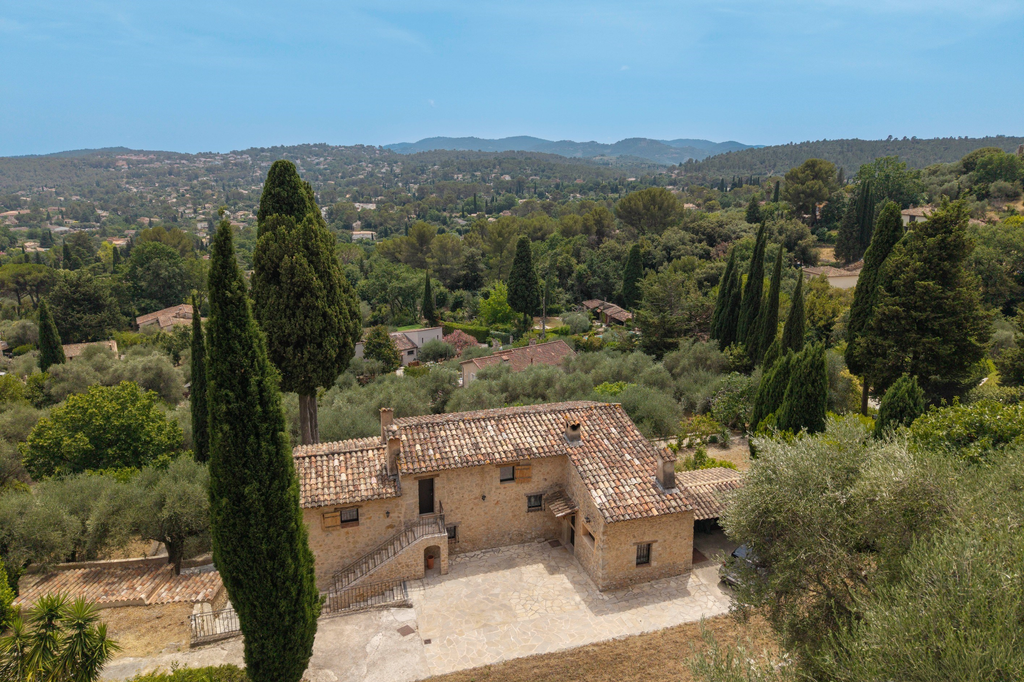 Spéracèdes, renovated 18th century stone farmhouse for sale with olive grove, d…