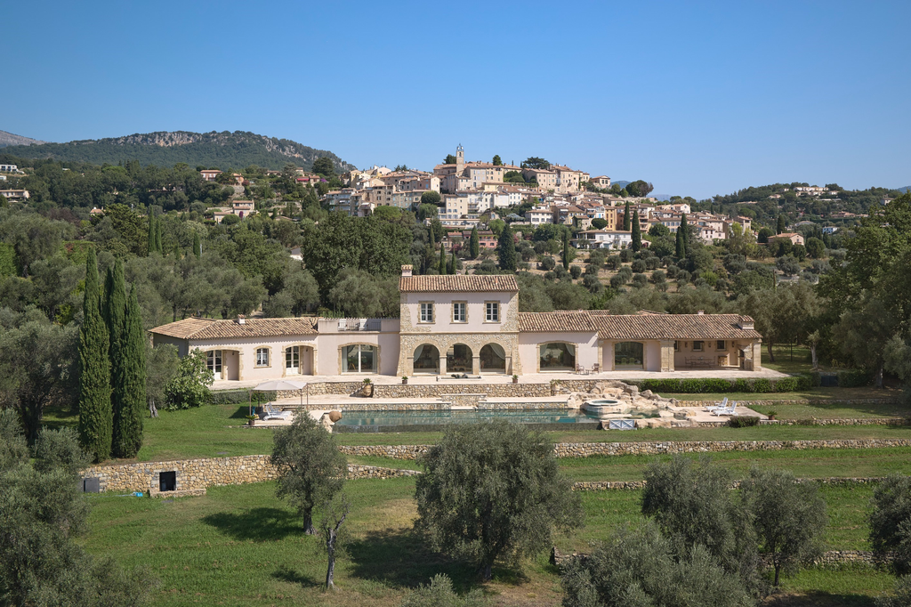 Luxury estate in Châteauneuf-Grasse with panoramic sea views, 625 sqm residence