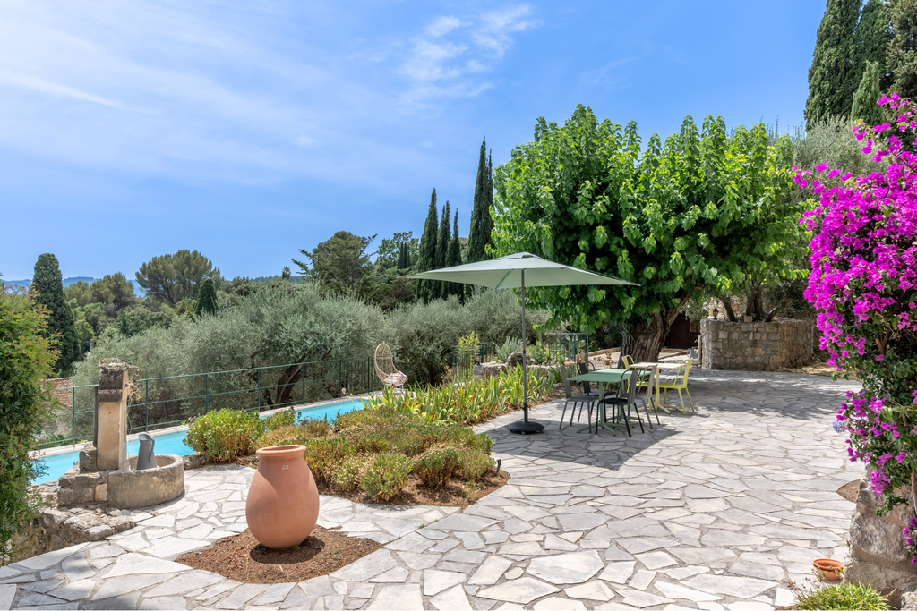 Spéracèdes, renovated 18th century stone farmhouse for sale with olive grove, d…
