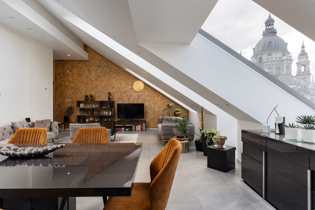 Exquisite Penthouse with Basilica Views on Andrássy Avenue