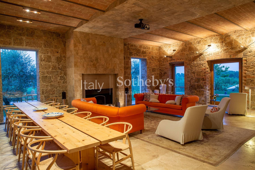 Luxury wine estate on the hills of Siena