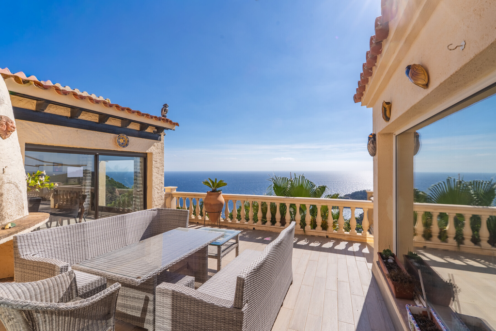 House with spectacular panoramic views in Aiguablava, Begur