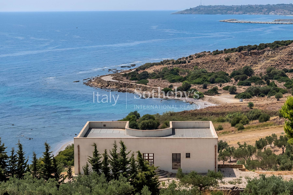 Exclusive Seaside Villa