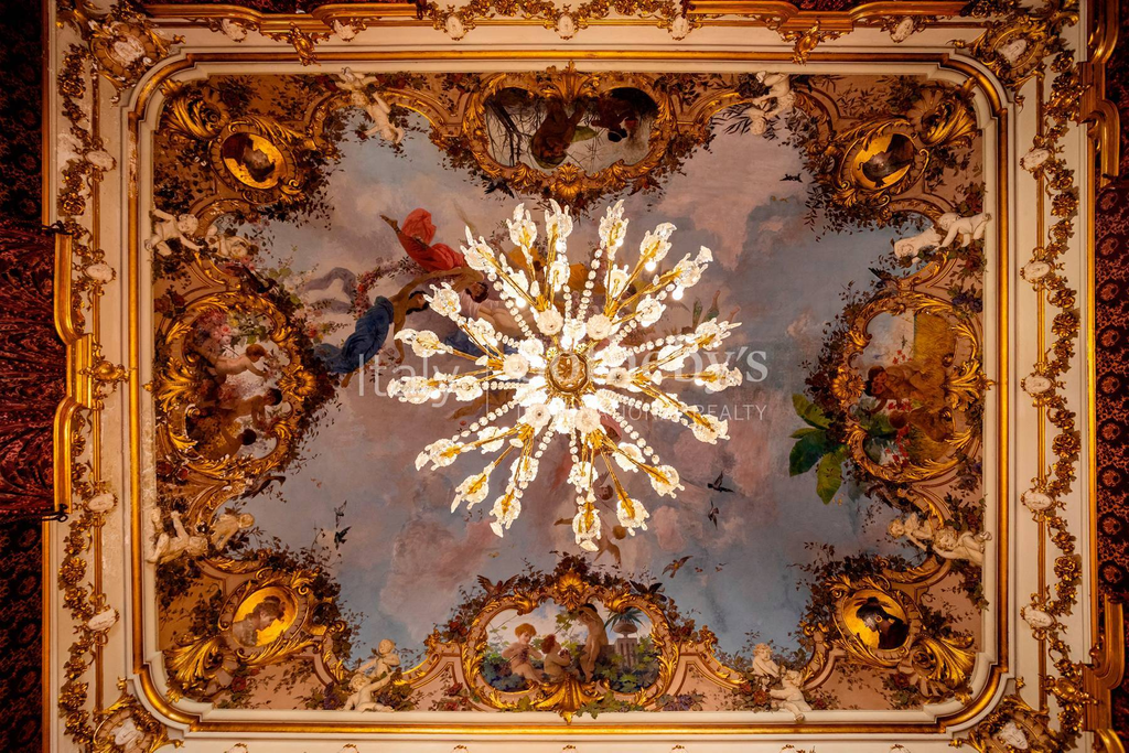 Renaissance Palace in the Heart of Catania