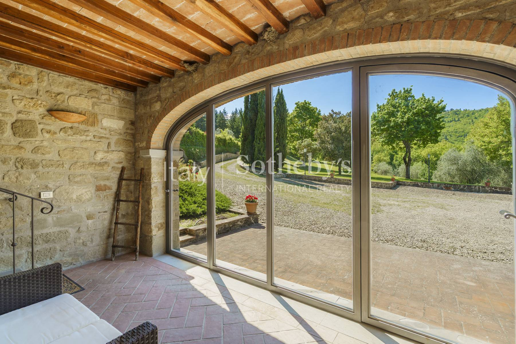 Renovated farmhouse in the Mugello countryside