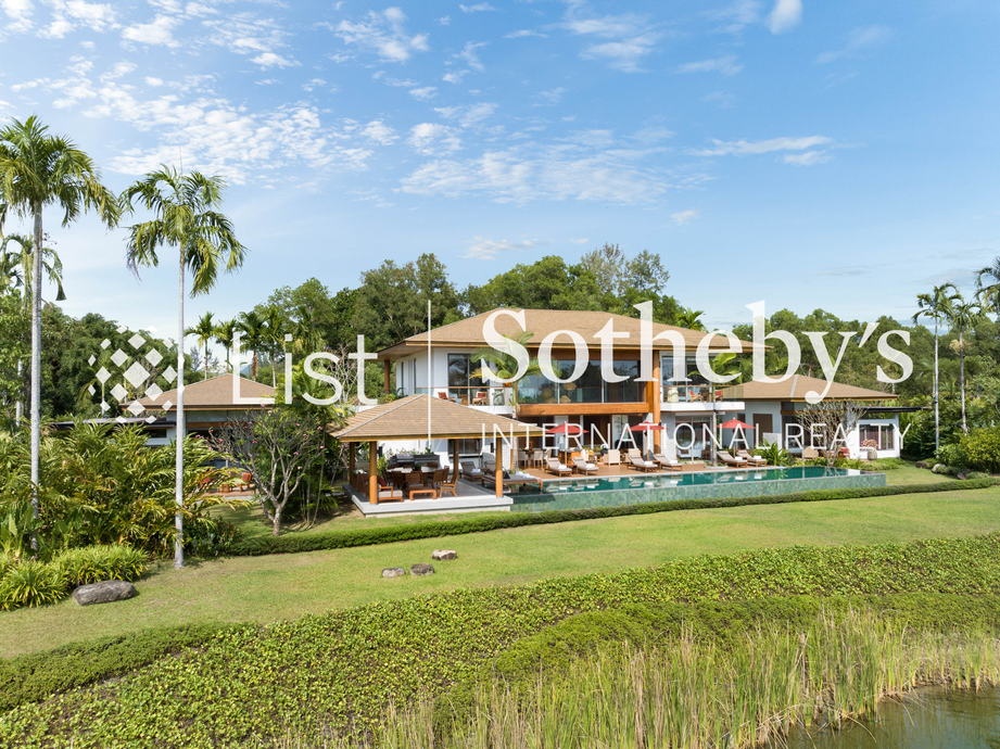Роскошная вилла с 4 спальнями и бассейном в престижном Aquella Golf & Country Club, Пхукет