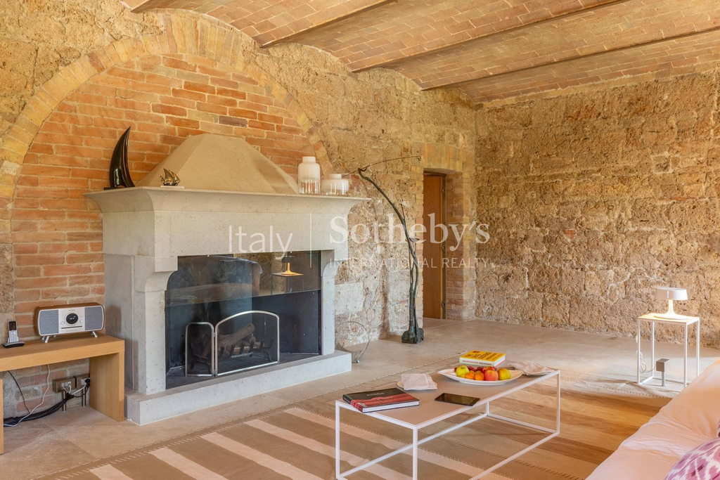 Luxury wine estate on the hills of Siena
