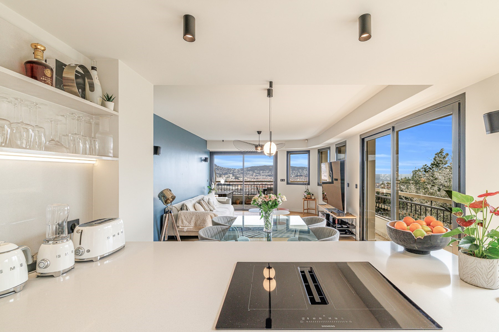 Nice Parc Impérial, duplex apartment with sea view terraces and jacuzzi