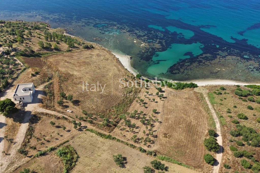 Exclusive Seaside Villa
