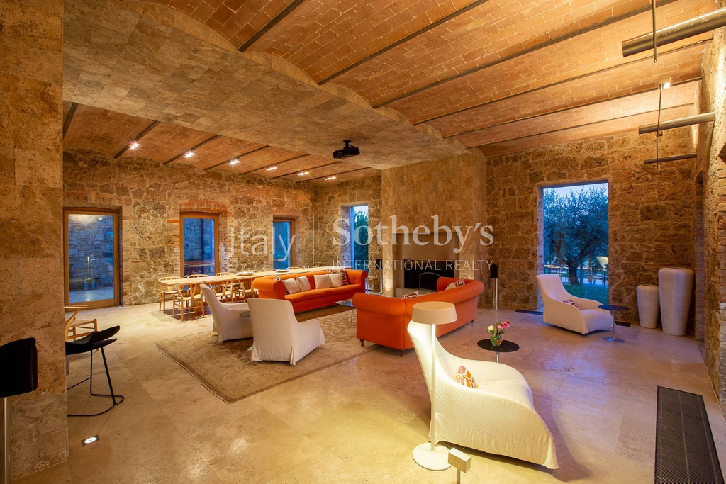 Luxury wine estate on the hills of Siena