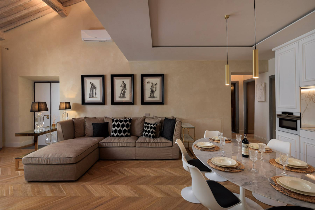 Elegant apartment in the heart of Florence