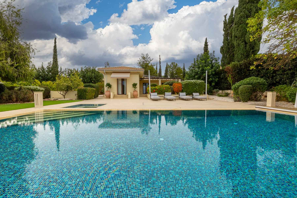 Three Bedroom Bungalow in Aphrodite Hills Golf Resort, Pafos