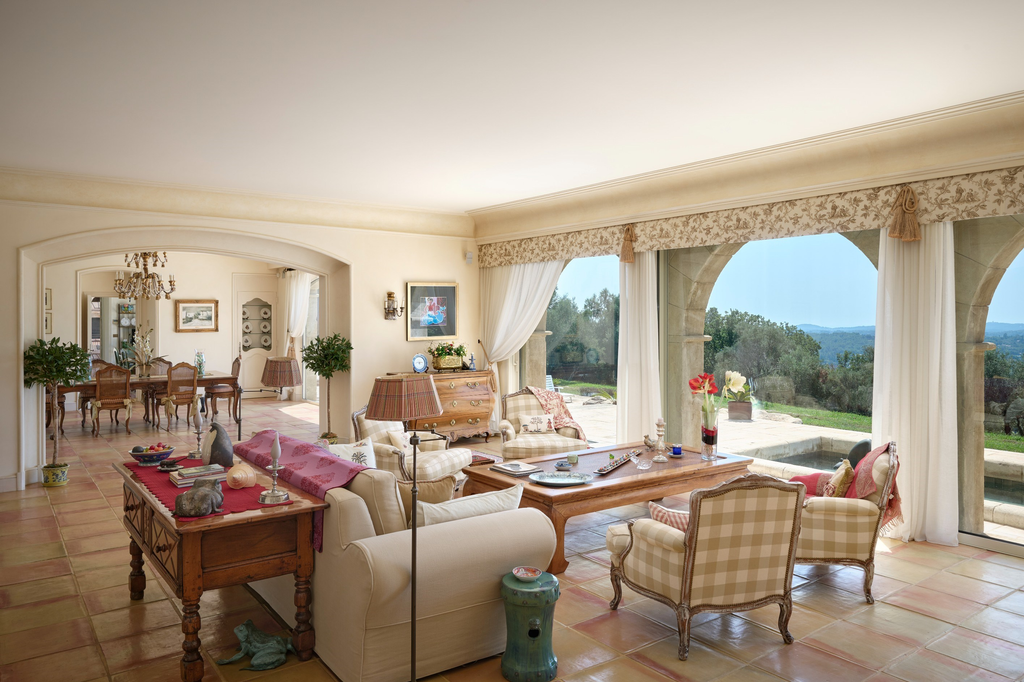 Luxury estate in Châteauneuf-Grasse with panoramic sea views, 625 sqm residence