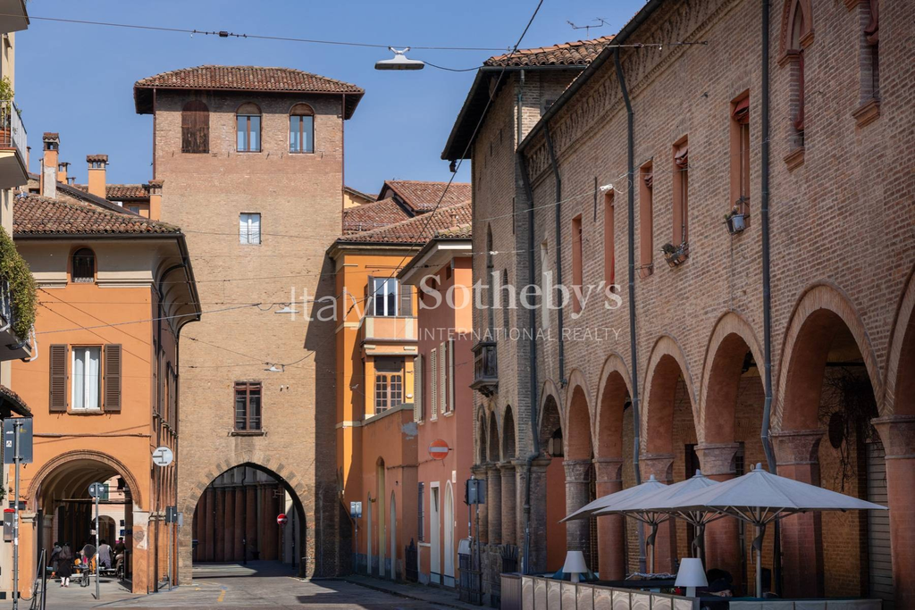 Elegant apartment a stone's throw from the Margherita Gardens.