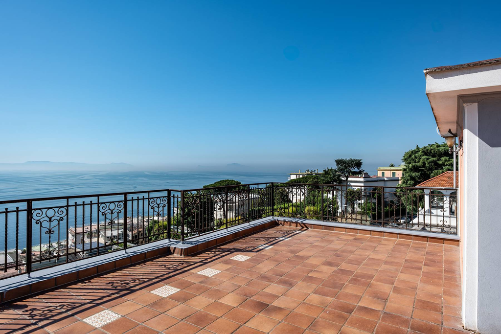 Penthouse in a villa with a panoramic terrace