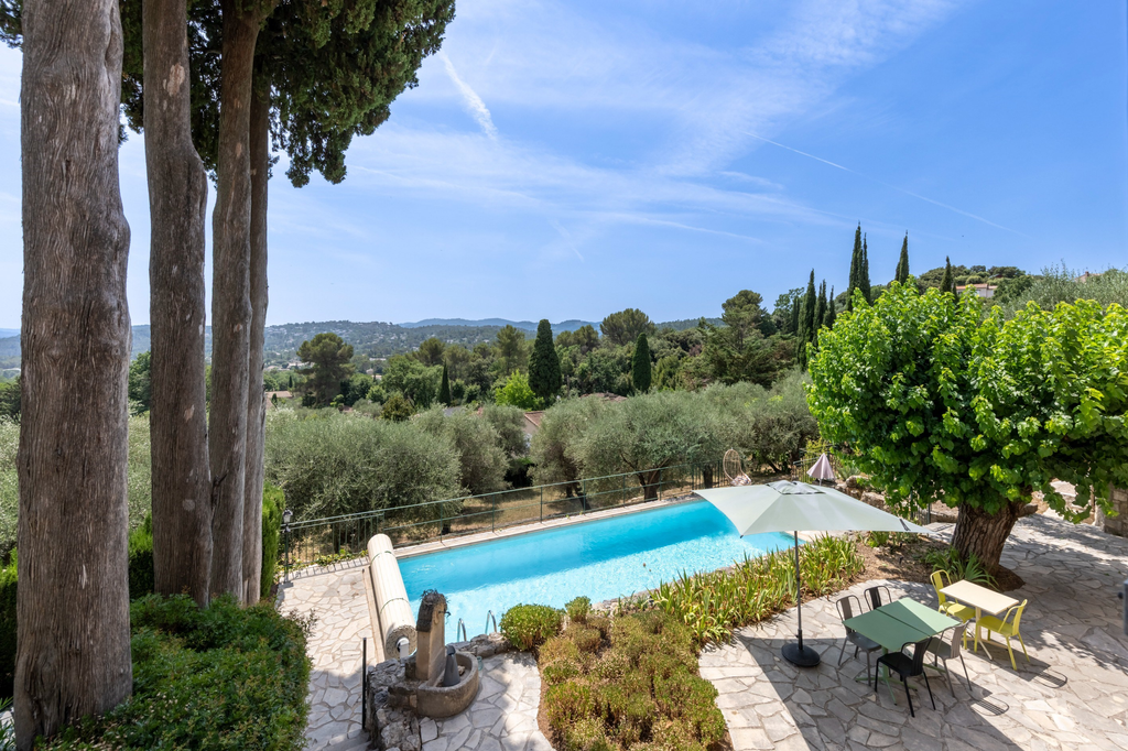 Spéracèdes, renovated 18th century stone farmhouse for sale with olive grove, d…