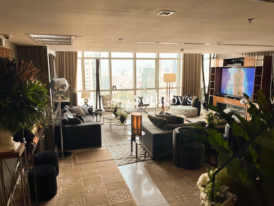 The River Condominium