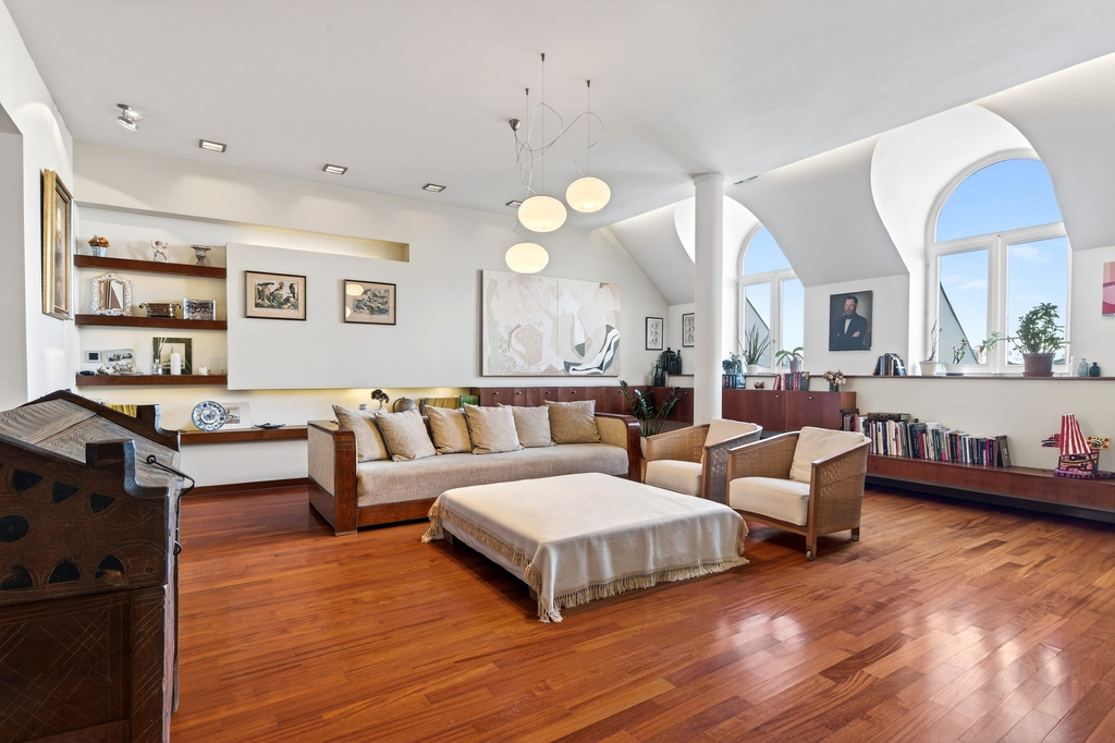 Двухуровневая квартира сдается в аренду в Дипломатическом квартале