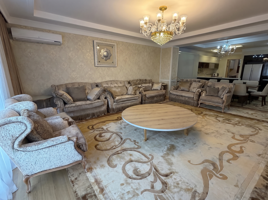 Two unique premium-class properties are available in the Apple Town residential complex.
