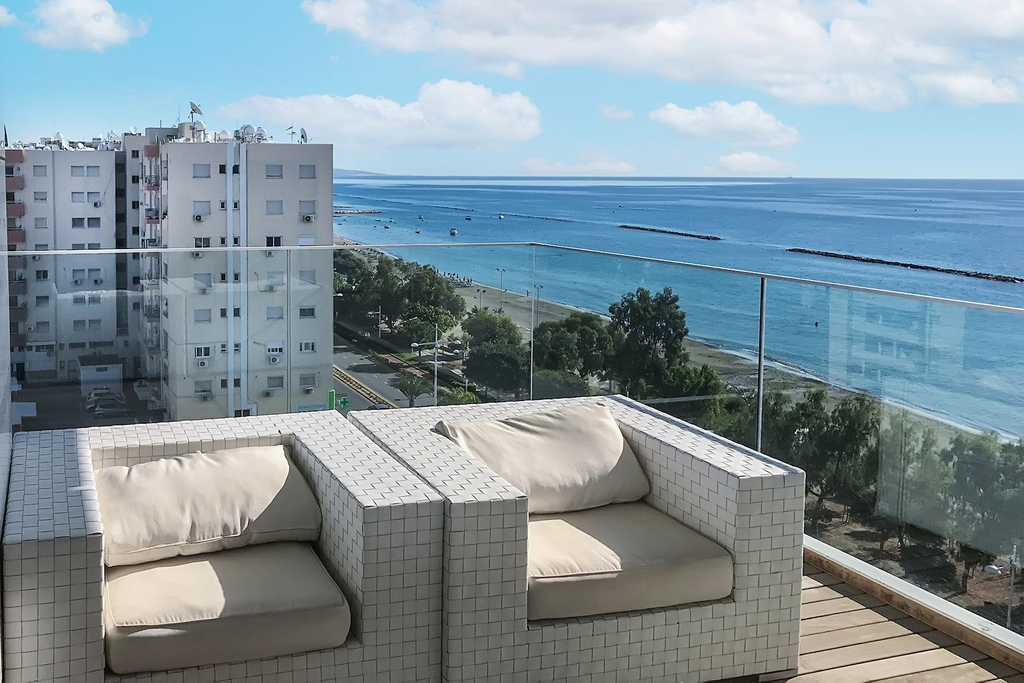 2 Bedroom Apartment in Mesa Geitonia, Limassol
