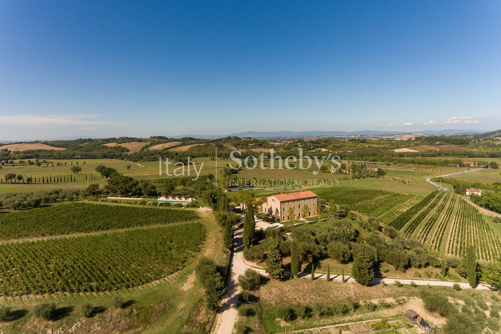 Luxury wine estate on the hills of Siena