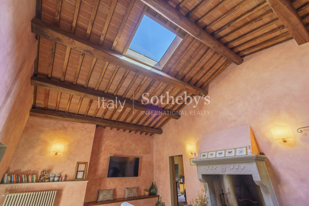 Renovated farmhouse in the Mugello countryside