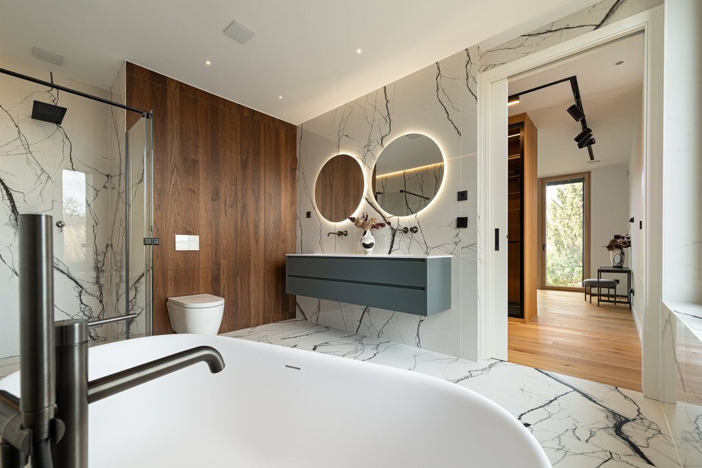 Award-Winning Architectural Residence in the Heart of Svábhegy