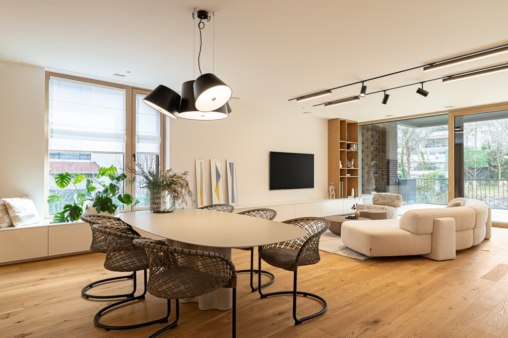 Award-Winning Architectural Residence in the Heart of Svábhegy