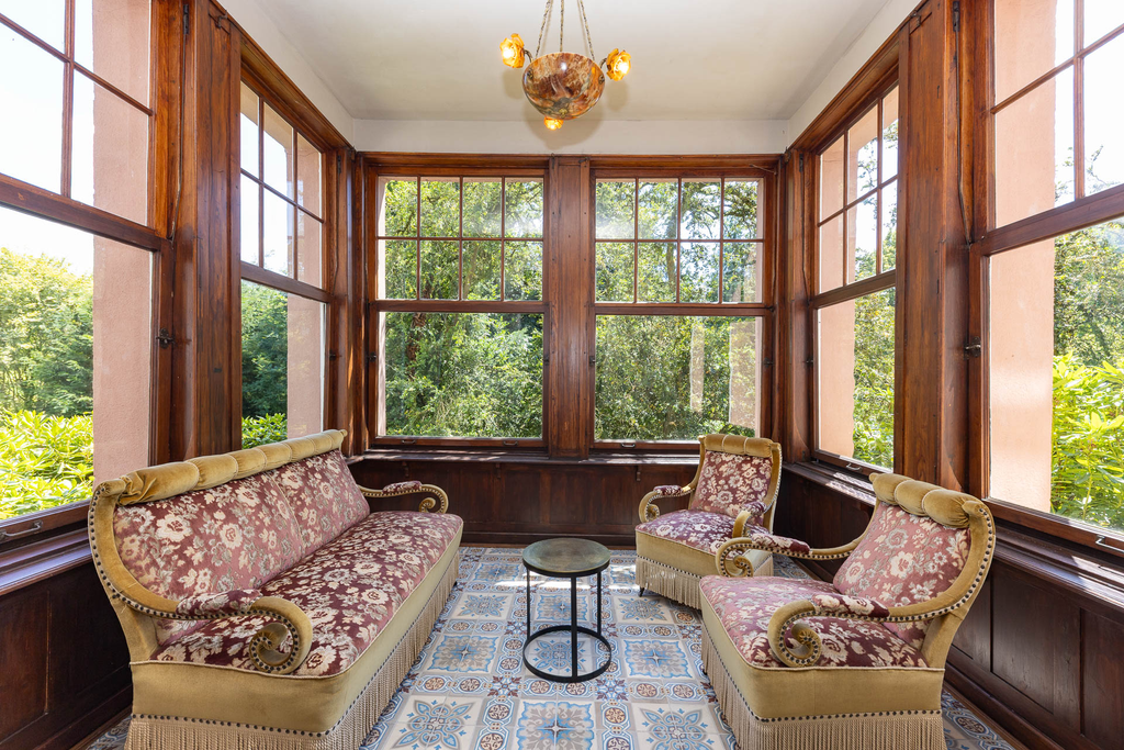 Charming Neoclassical Villa in Prime Location on the Moselle