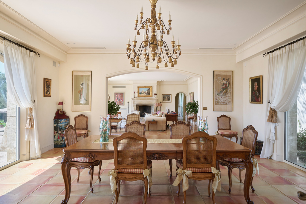 Luxury estate in Châteauneuf-Grasse with panoramic sea views, 625 sqm residence