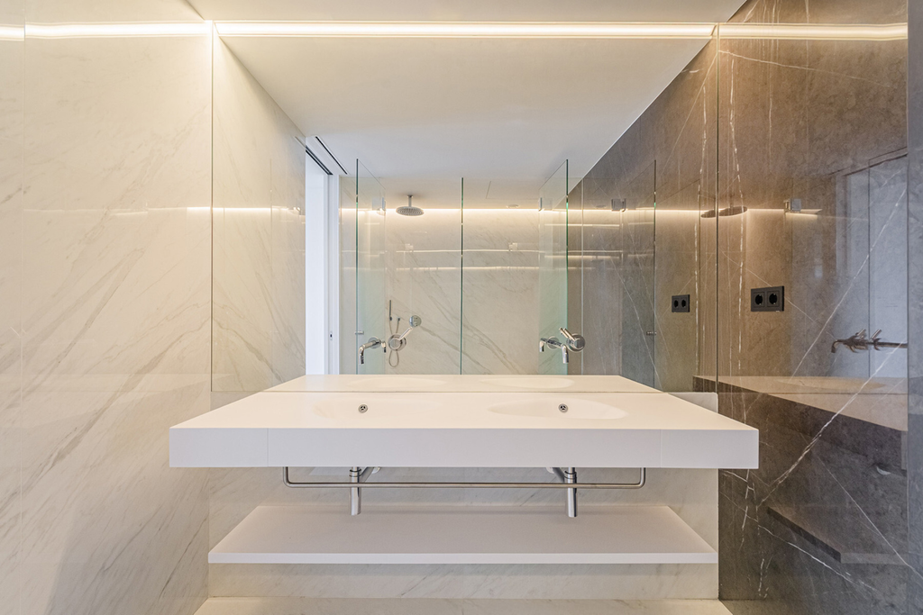 Antares. An excellent new development that awakens all the senses.