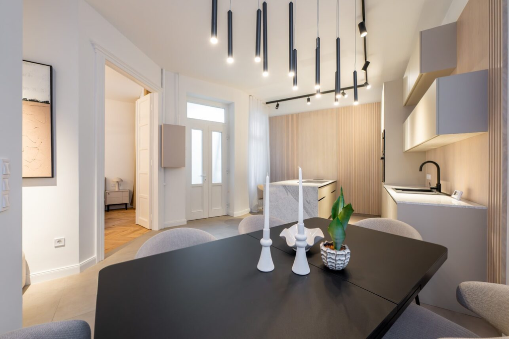 Elegant 2-Bedroom Residence Near Egyetem Tér