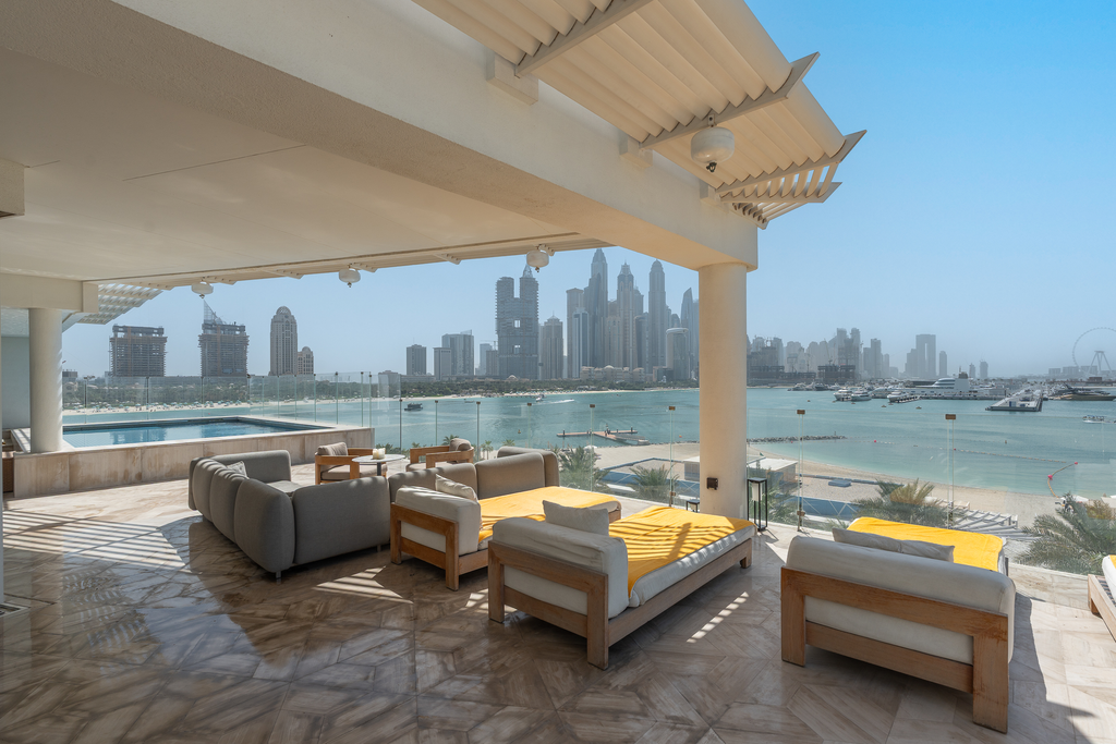 Изысканные апартаменты на первой линии в Palm Jumeirah, Дубай: роскошь и панорамные виды на море