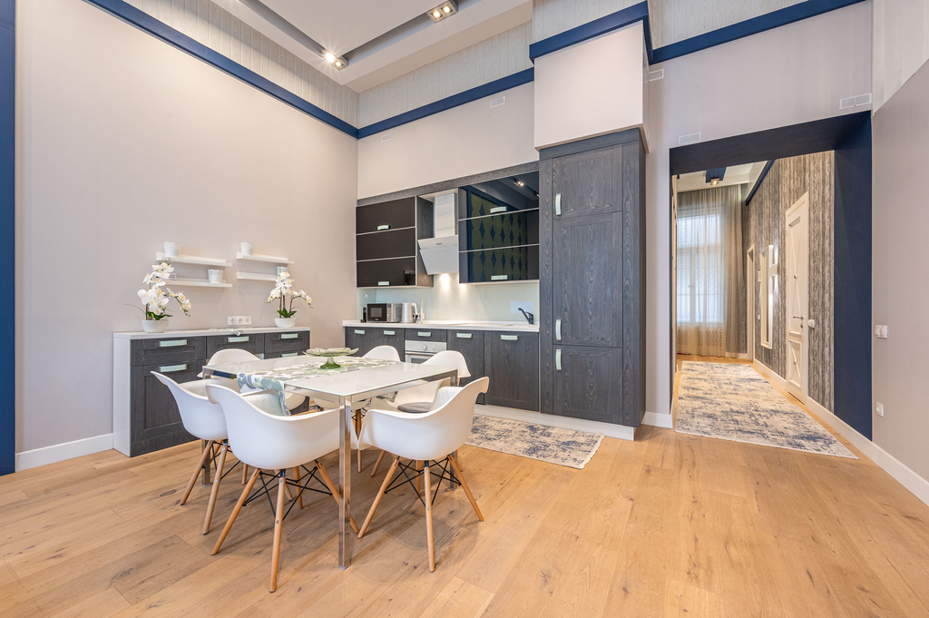 Stunning Luxury Apartment with Parliament Views