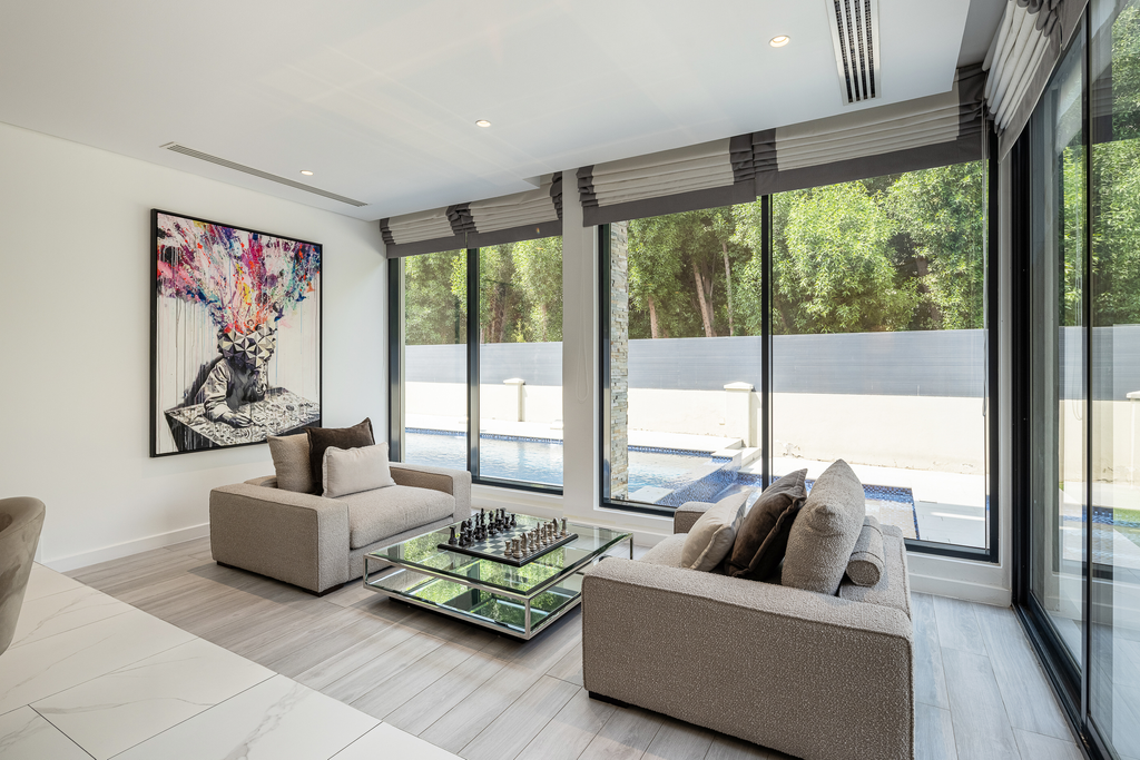 Эксклюзивная семейная вилла в Jumeirah Golf Estates, Дубай: современный дизайн и просторный участок.