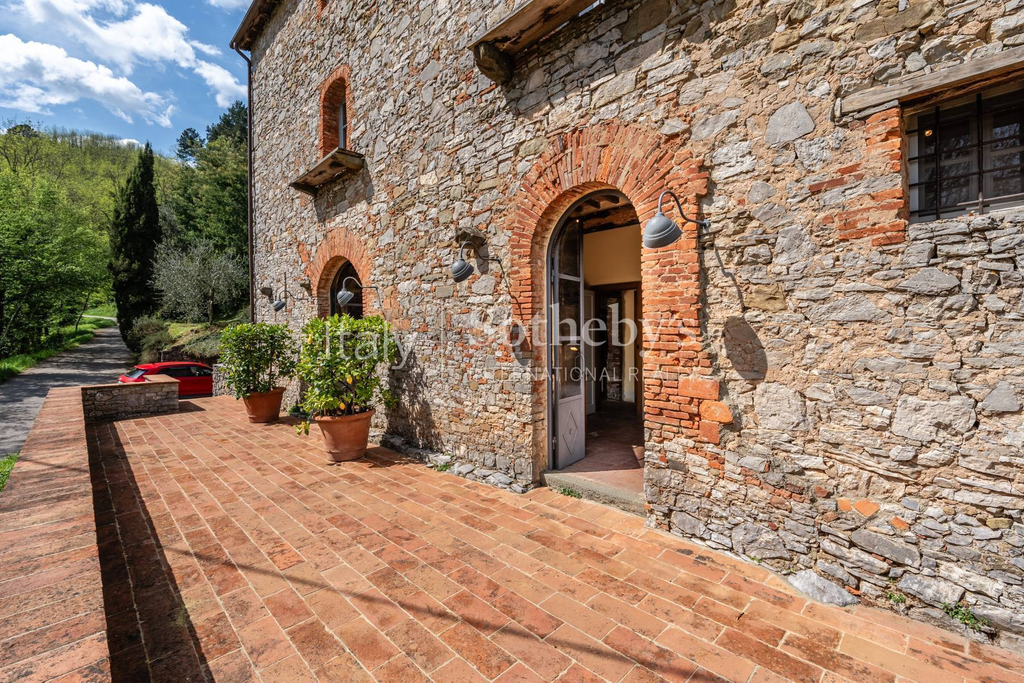 Enchanting Tuscan Country House nestled in the hills of Lucca