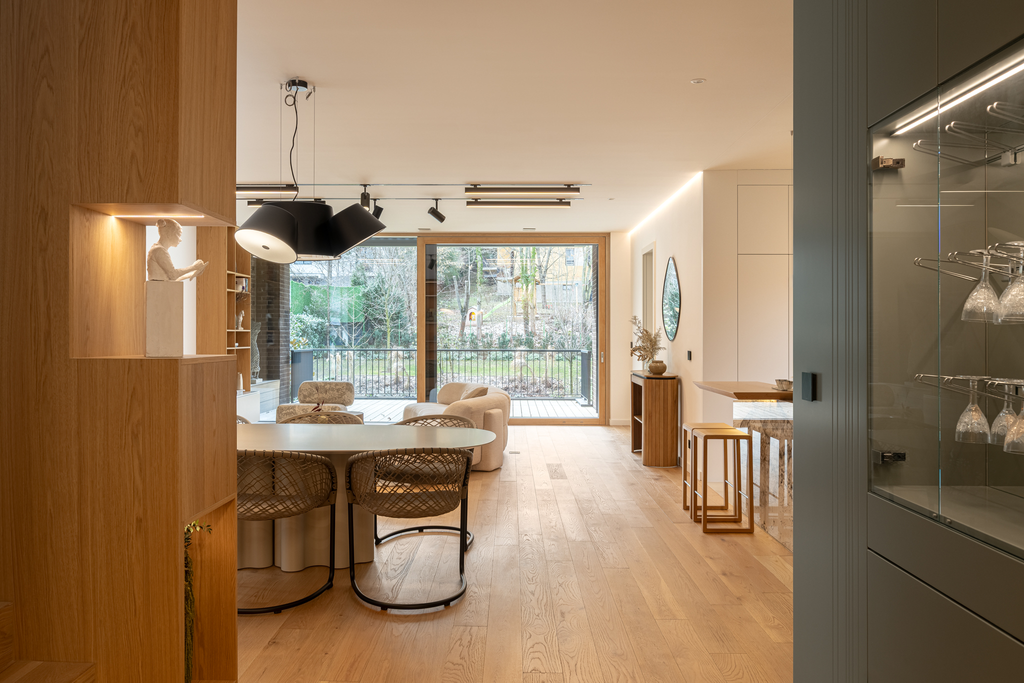 Award-Winning Architectural Residence in the Heart of Svábhegy