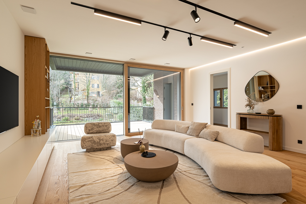 Award-Winning Architectural Residence in the Heart of Svábhegy