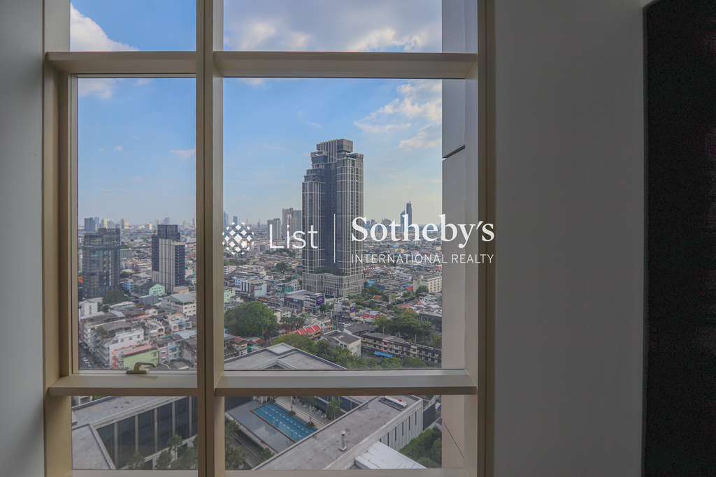 Four Seasons Private Residences