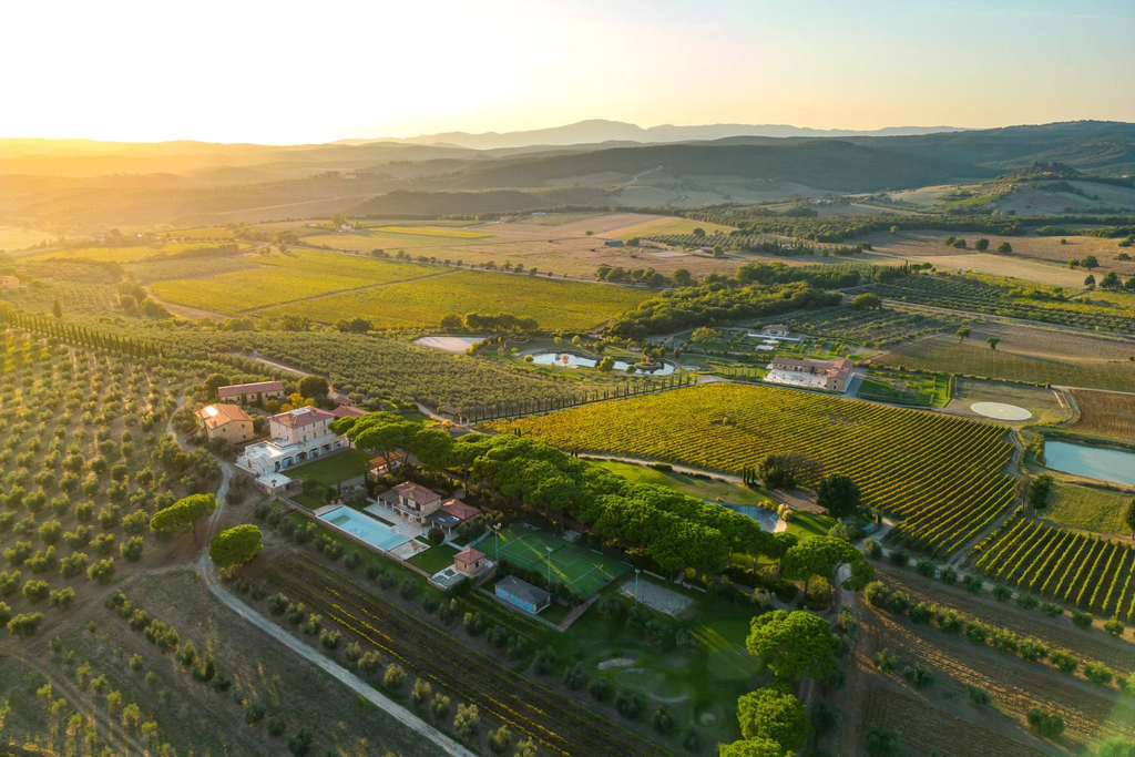 Incomparable Estate in the Tuscan countryside