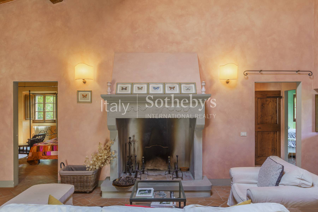Renovated farmhouse in the Mugello countryside