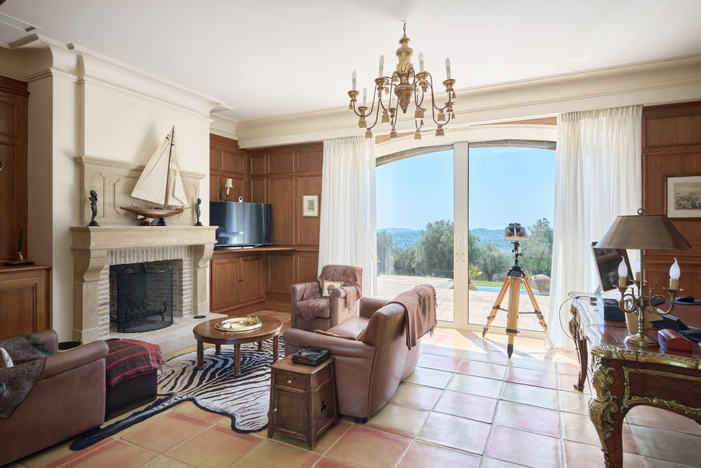 Luxury estate in Châteauneuf-Grasse with panoramic sea views, 625 sqm residence