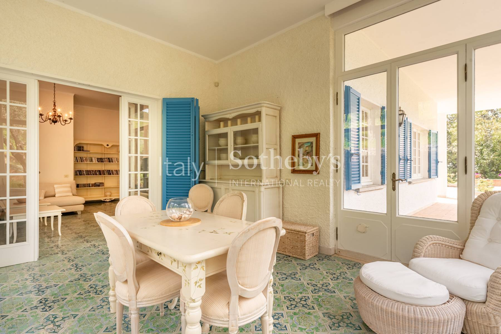Elegant Tuscan Villa with pool, pond and dépandance