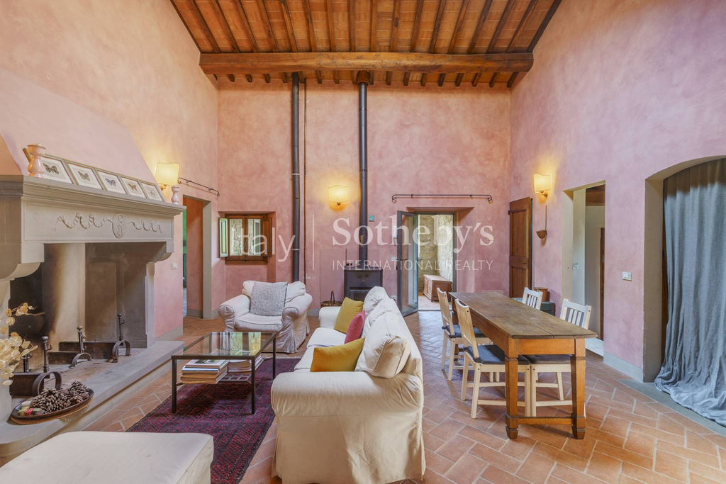 Renovated farmhouse in the Mugello countryside