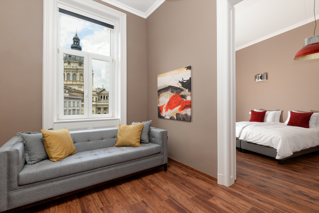 Luxury Italian-style apartment with Basilica view