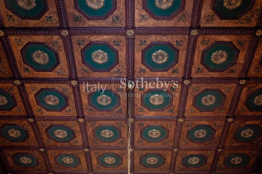 Renaissance Palace in the Heart of Catania