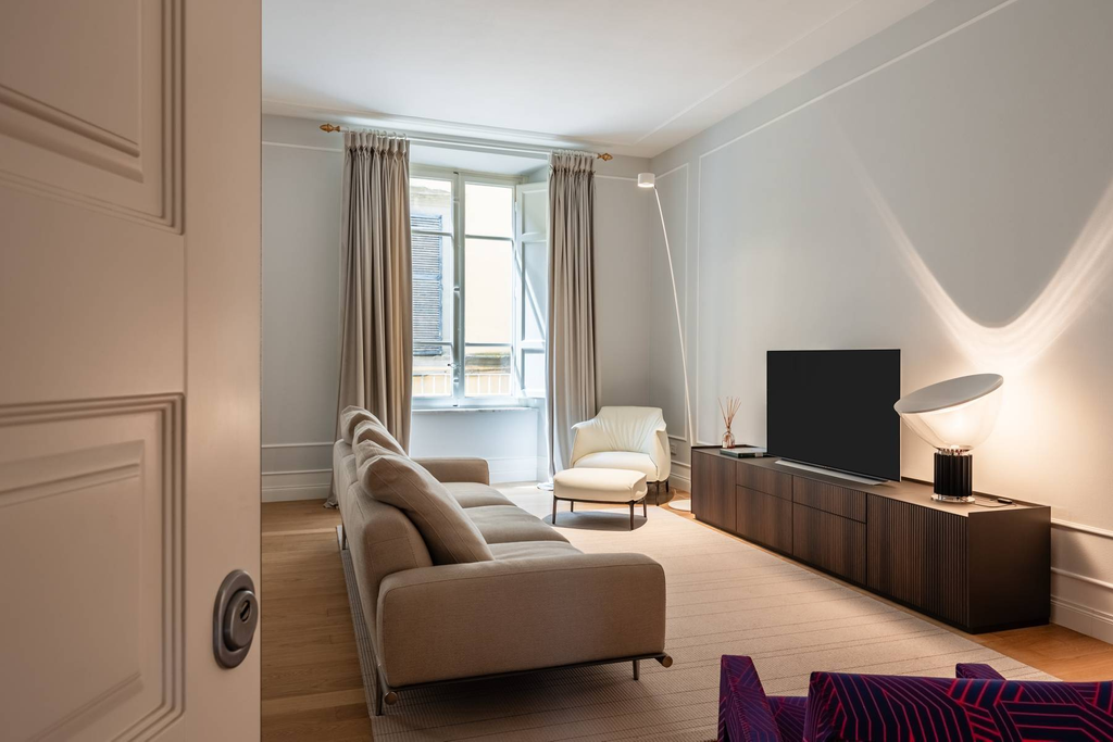 Elegant designer apartment in a historic palazzo with lift
