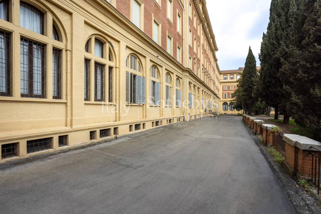 Elegant apartment a stone's throw from the Margherita Gardens.