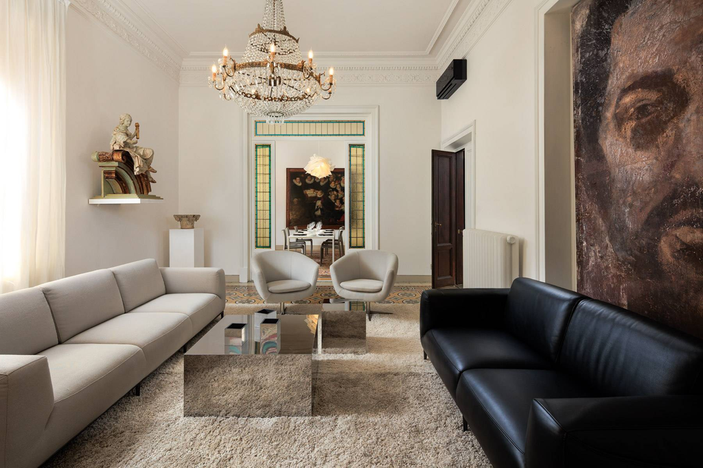 A refined and elegant apartment in heart of Florence
