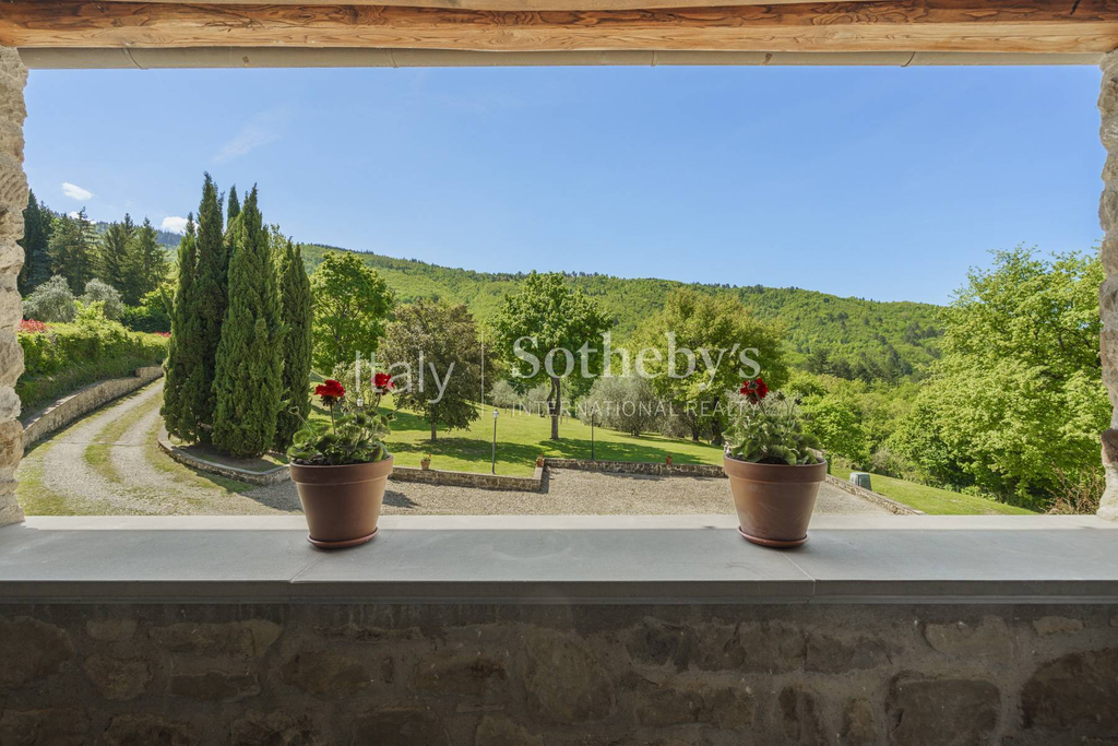 Renovated farmhouse in the Mugello countryside